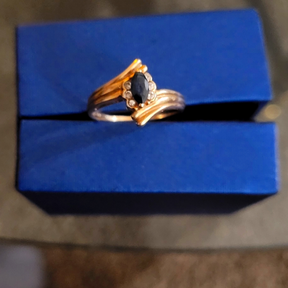 Sapphire 14k gold ting